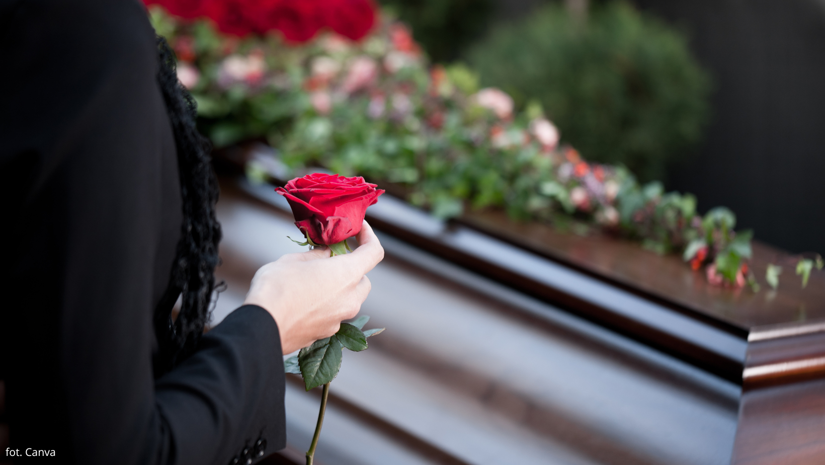 Zdjęcie Poruszające wyznanie księdza po śmierci jednej z najbogatszych Polek! #1