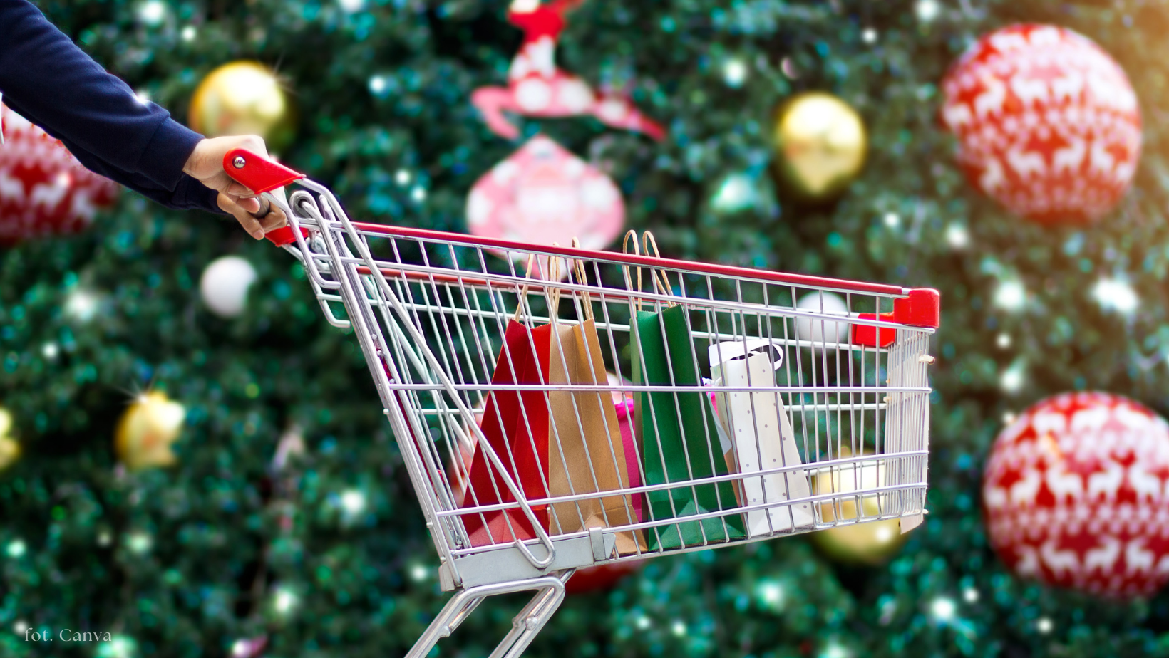 Zdjęcie Trzy niedziele handlowe pod rząd w grudniu! Pracownicy wściekli: “To jest już przesada!” #1