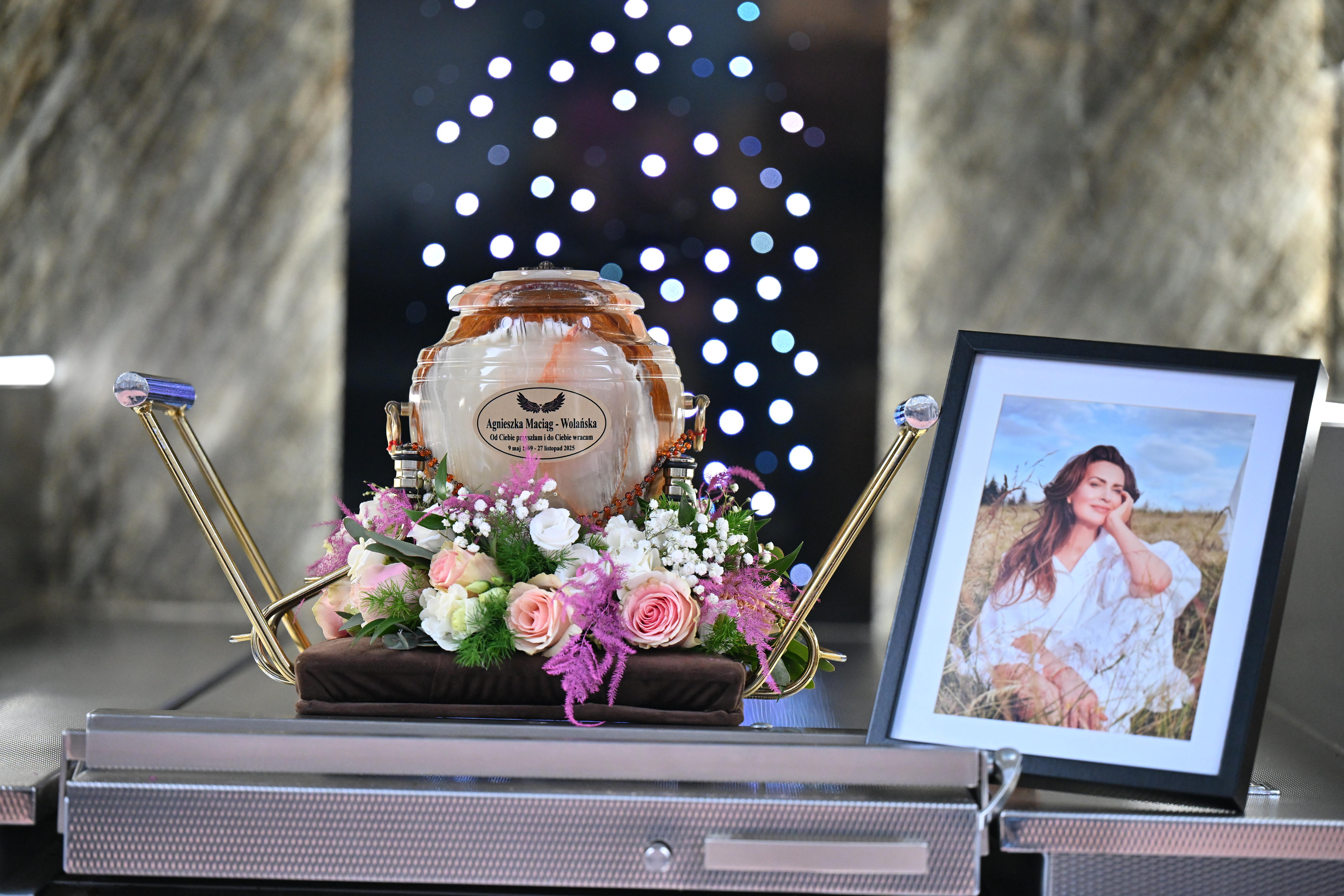 Zdjęcie Tłumy na pogrzebie Agnieszki Maciąg. Wybrzmiały poruszające słowa... #1